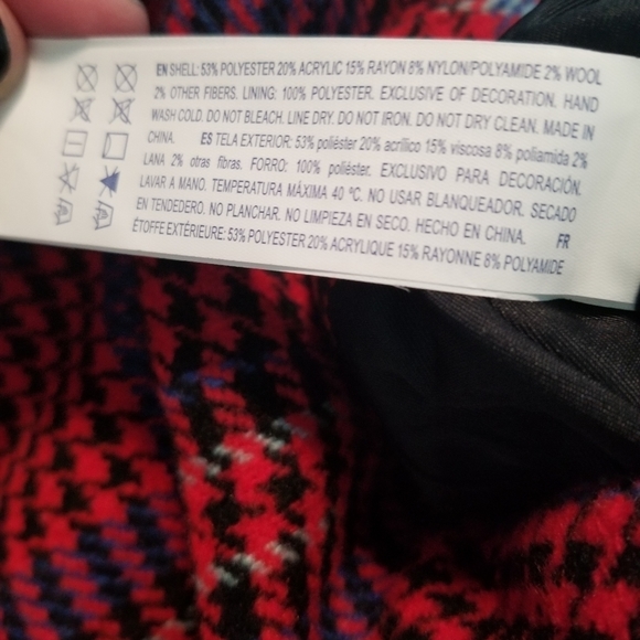 Red Plaid mini skirt - Picture 4 of 8